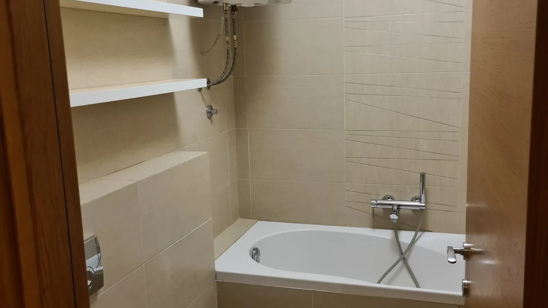 Rent, three bedroom apartment, 82m², Vračar Sve Podlokacije, Beograd