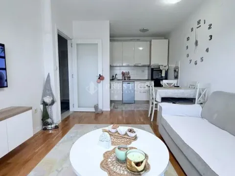 Sale, one bedroom apartment, 39m², Stari Aerodrom, Podgorica - image 4