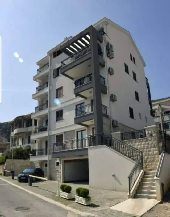 Rent, three bedroom apartment, 110m², Babin Do, Budva