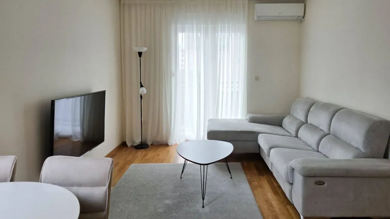 Izdavanje, dvosoban stan, 53m², Zabjelo, Podgorica