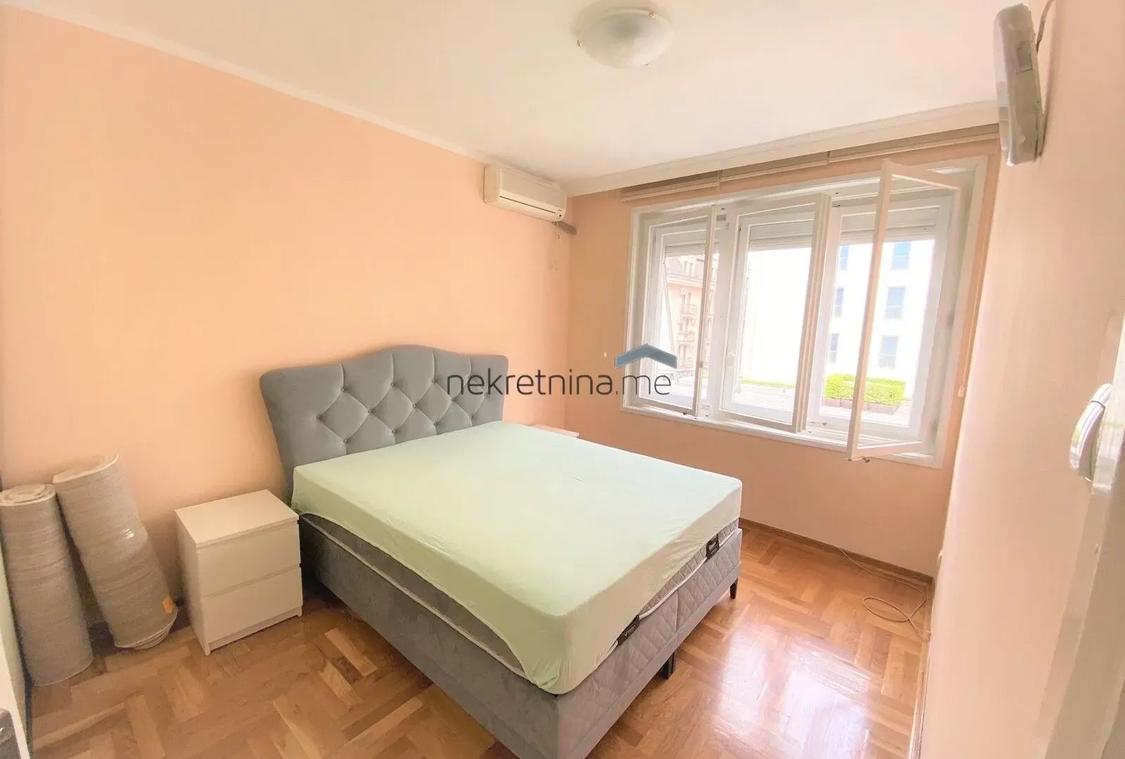 Izdavanje, dvosoban stan, 90m², Centar, Podgorica