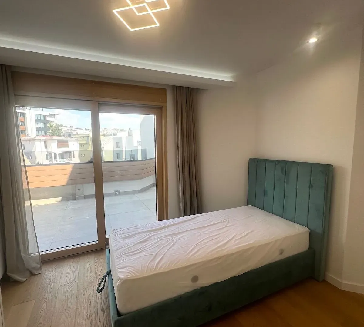 Rent, four bedroom apartment, 205m², Vračar Hram, Vračar Sve Podlokacije