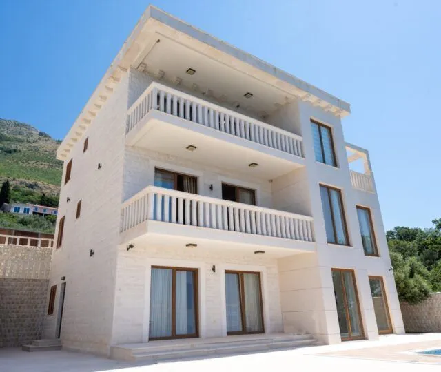 Sale, house, 605m², Reževići, Budva