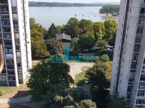 Izdavanje, trosoban stan, 84m², Zemun Centar, Zemun Sve Podlokacije - image 13