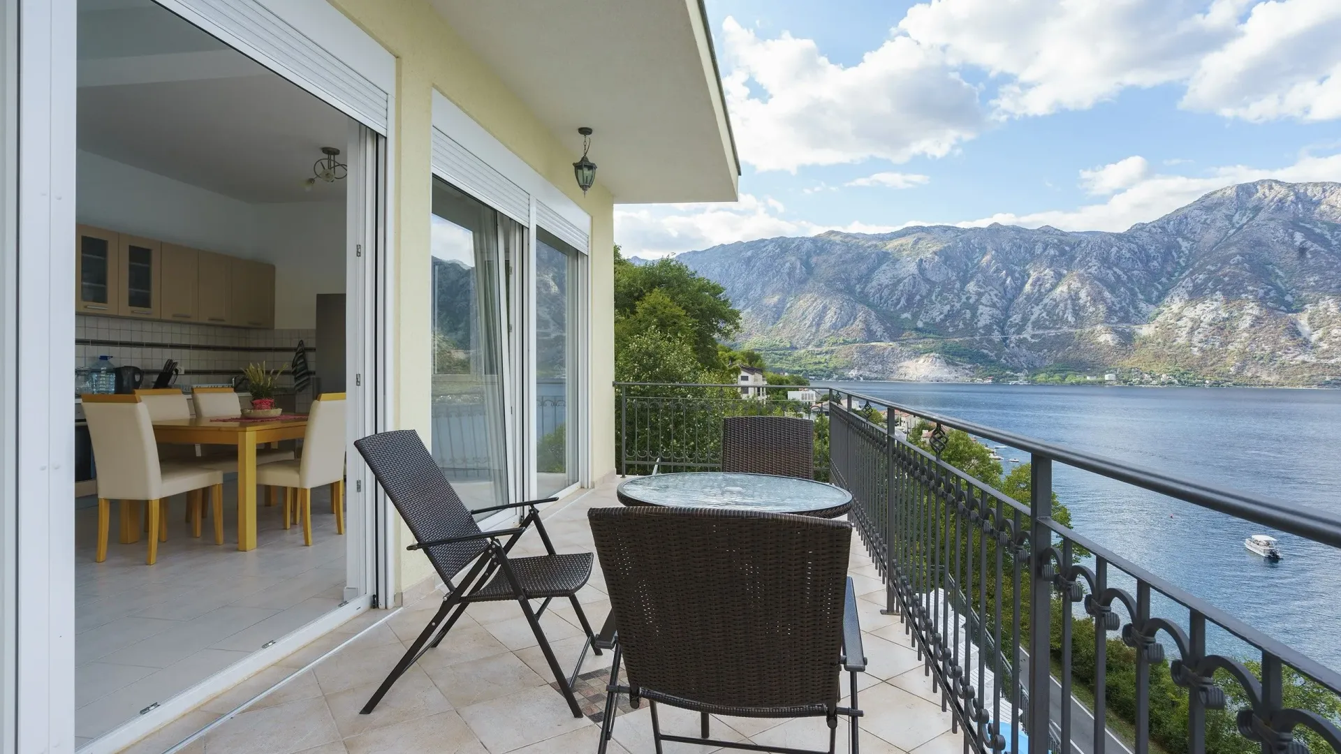 Sale, house, 358m², Kostanjica, Kotor