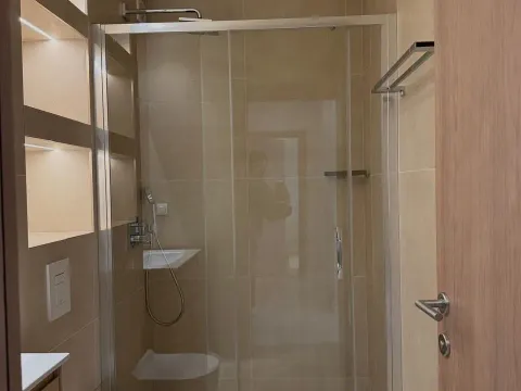 Izdavanje, jednosoban stan, 45m², Centar, Tivat - image 11