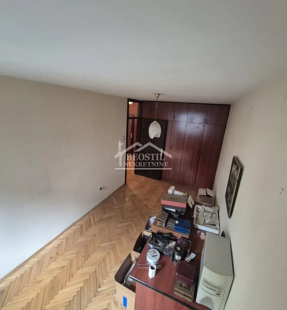 Prodaja, četvorosoban stan, 99m², Palata Pravde, Beograd