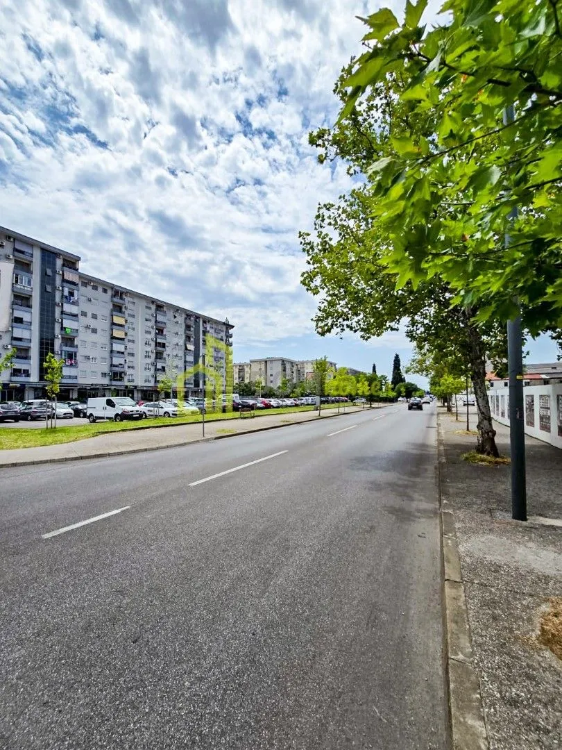 Rent, office space, 122m², Pobrežje, Podgorica