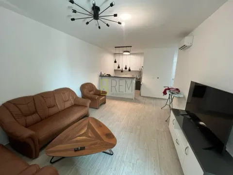 Prodaja, dvosoban stan, 90m², Bečići, Budva - image 1