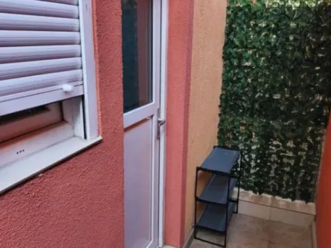 Izdavanje, jednosoban stan, 25m², Blok 9, Podgorica - image 6