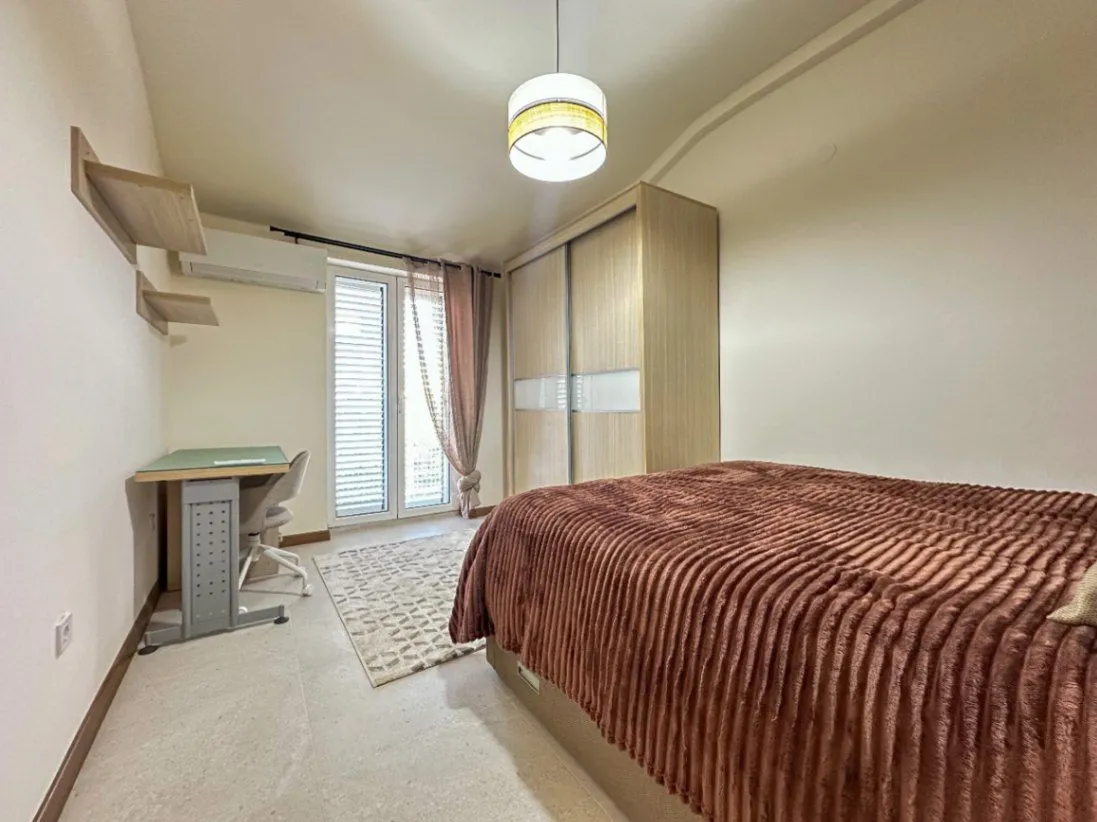 Izdavanje, trosoban stan, 114m², Momišići, Podgorica