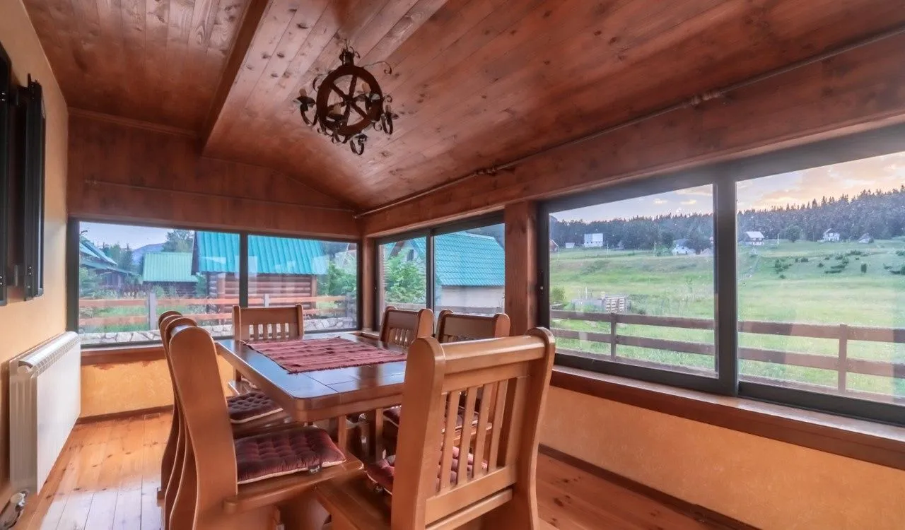 Prodaja, kuća, 300m², Motički gaj, Žabljak