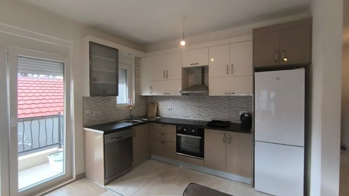 Izdavanje, jednosoban stan, 56m², Stari Aerodrom, Podgorica