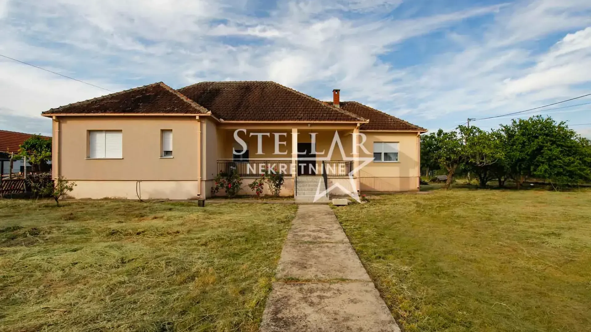 Rent, house, 200m², Gornja Gorica, Podgorica