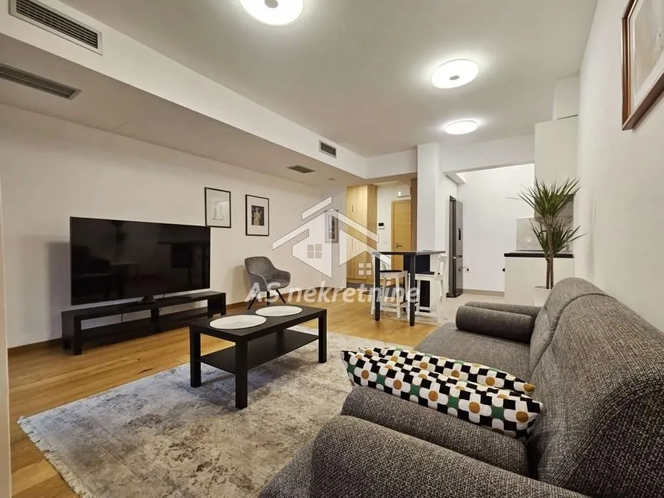 Izdavanje, dvosoban stan, 60m², Fon (Fon - Bilećka), Voždovac Sve Podlokacije