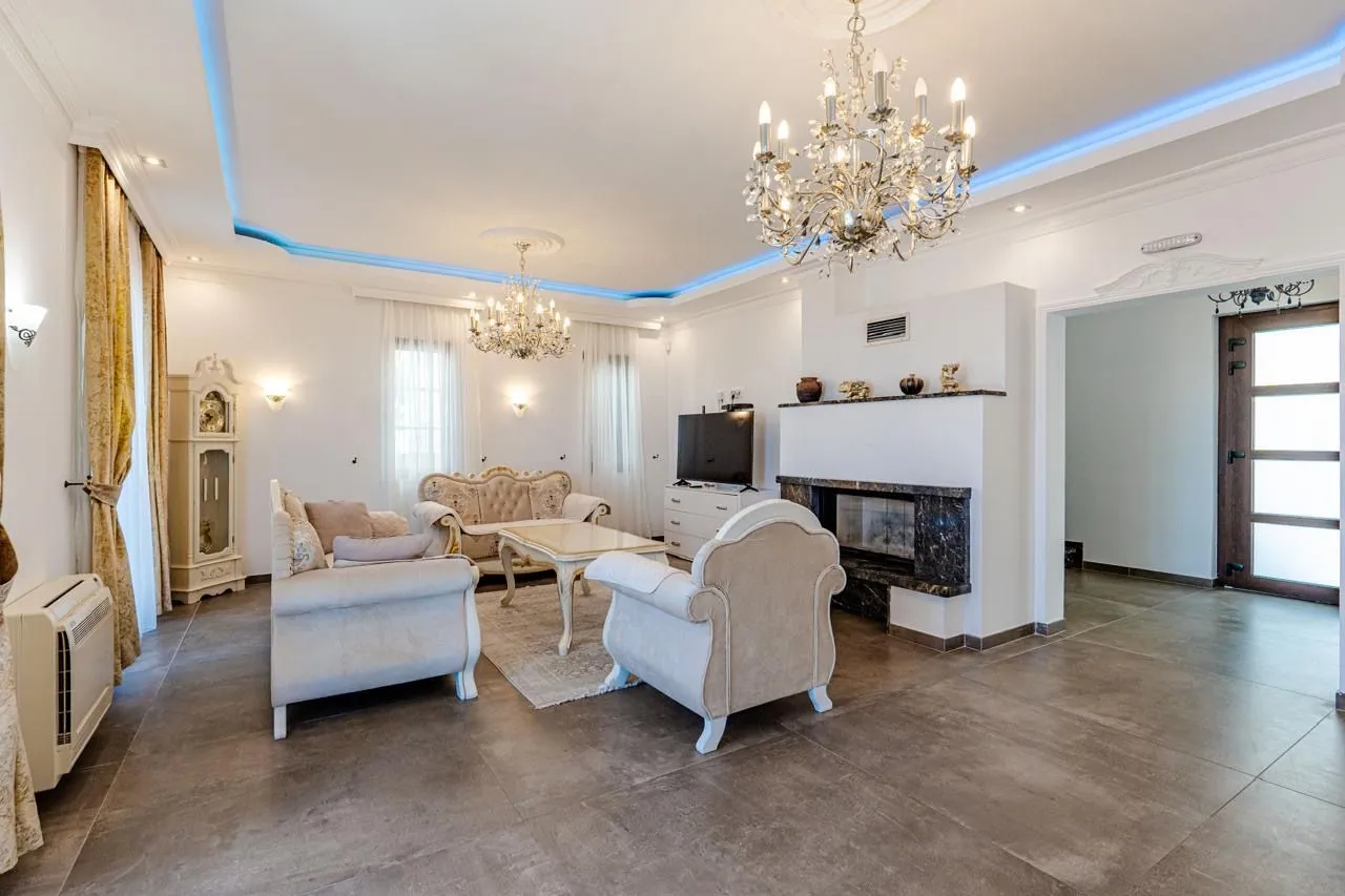 Daily-rent, three bedroom apartment, 160m², Blizikuće, Budva