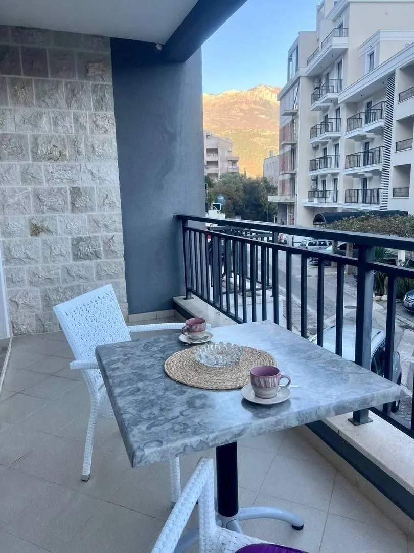 Rent, two bedroom apartment, 70m², Babin Do, Budva
