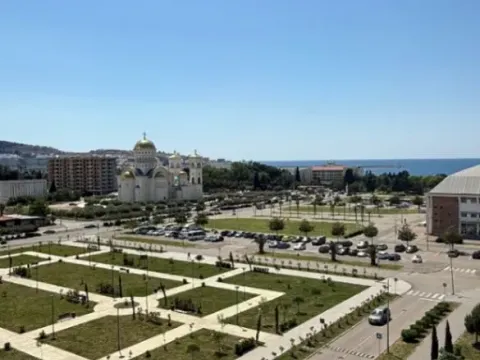 Izdavanje, dvosoban stan, 90m², Soho City, Bar - image 10