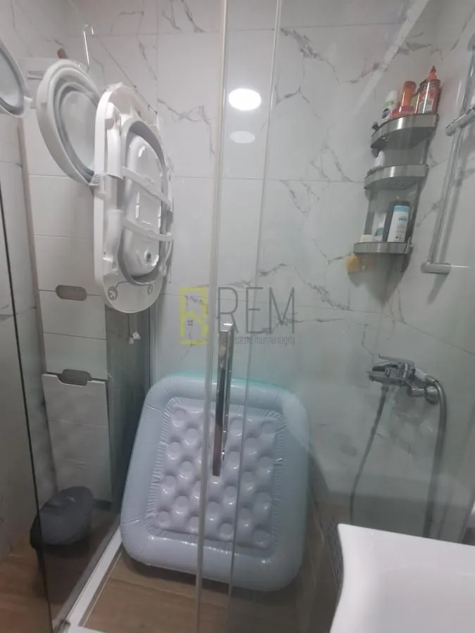 Prodaja, jednosoban stan, 45m², Stari Aerodrom, Podgorica