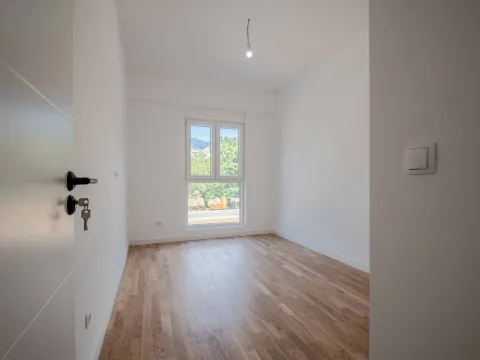 Prodaja, jednosoban stan, 65m², Centar, Bar - image 3