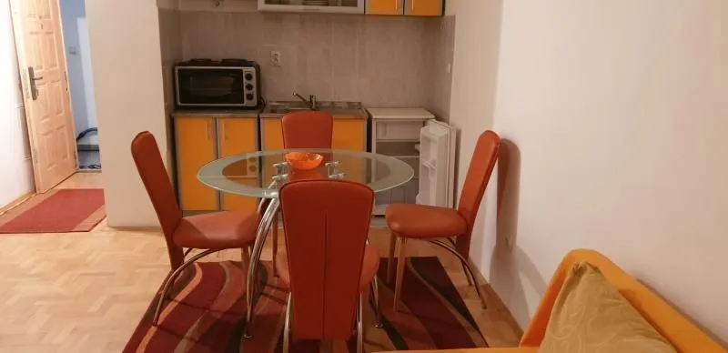 Izdavanje, garsonjera, 30m², Centar, Niš