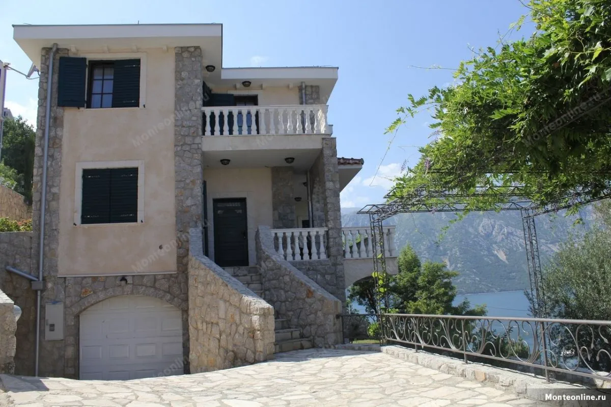 Prodaja, kuća, 235m², Kostanjica, Kotor