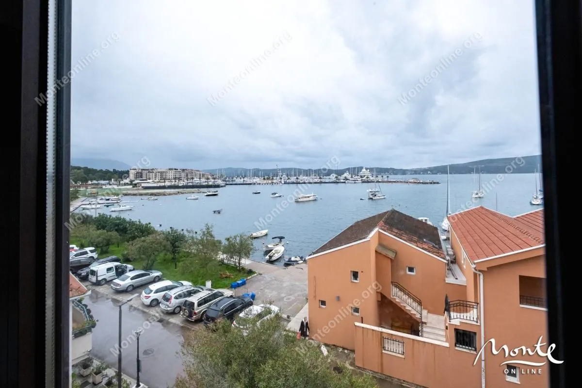 Prodaja, trosoban stan, 63m², Tivat, Crna Gora