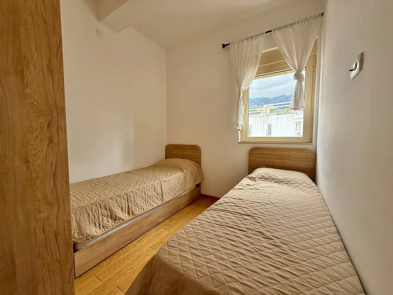 Rent, two bedroom apartment, 70m², Bečići, Budva