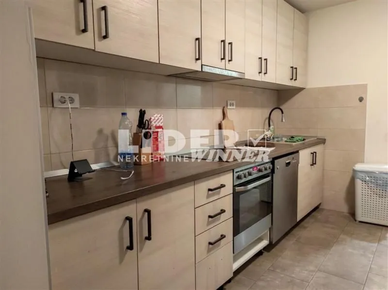 Sale, house, 270m², Zvezdara Sve Podlokacije, Beograd