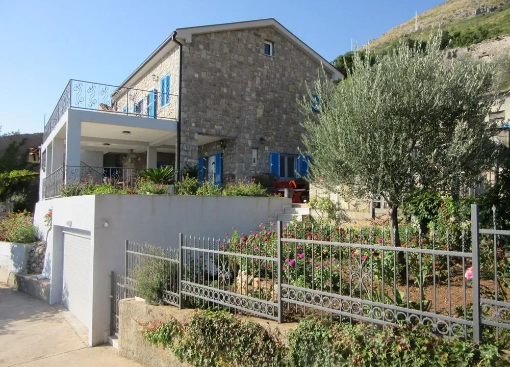 Sale, house, 197m², Reževići, Budva