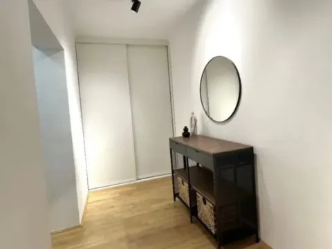 Izdavanje, jednosoban stan, 53m², Centar, Podgorica - image 9