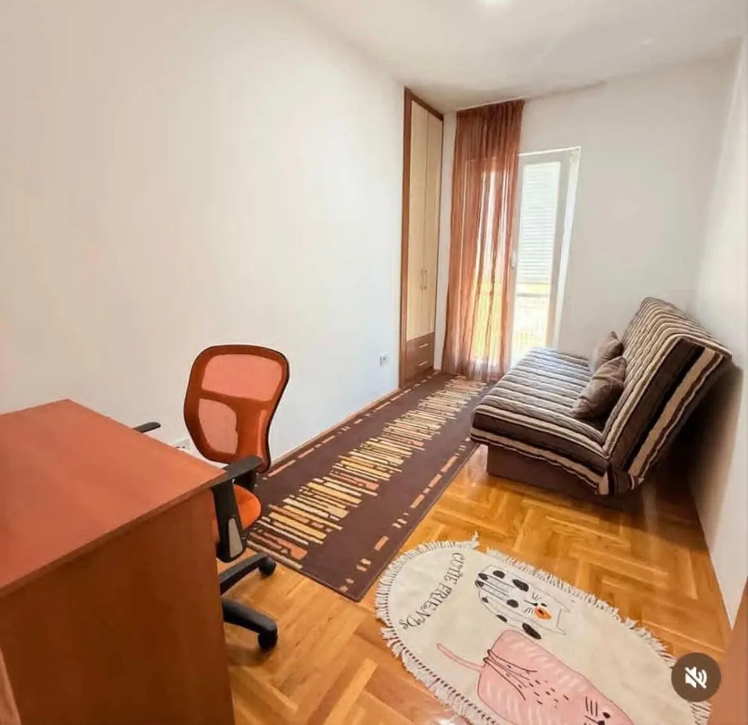 Izdavanje, dvosoban stan, 60m², 1 maj, Podgorica
