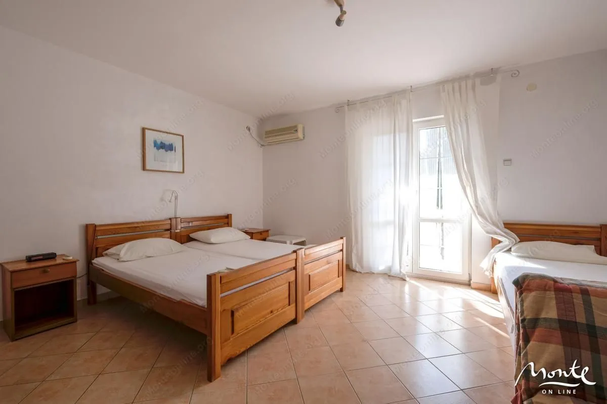 Sale, house, 195m², Bečići, Budva