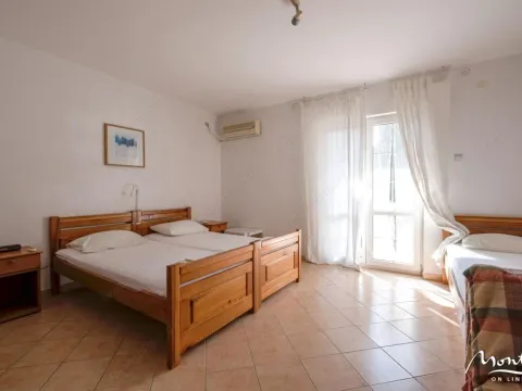 Sale, house, 195m², Bečići, Budva - image 9