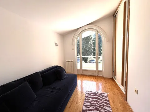 Rent, house, 300m², Zagorič, Podgorica - image 22