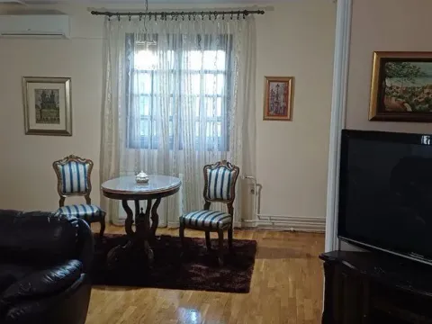 Izdavanje, kuća, 350m², Savski Venac, Beograd - image 2