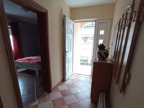 Izdavanje, jednosoban stan, 55m², Šušanj, Bar - image 6