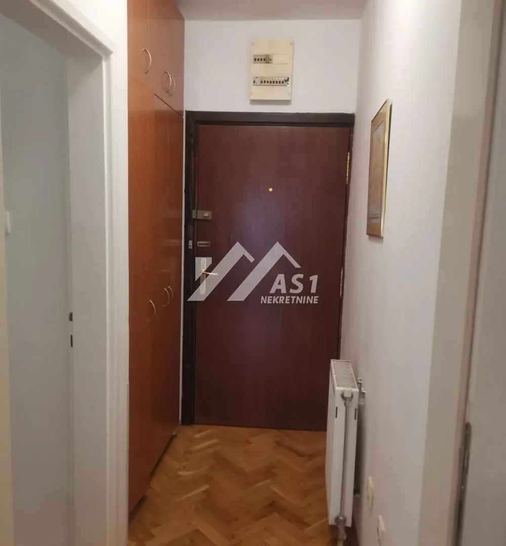 Izdavanje, jednosoban stan, 44m², Grbavica, Novi Sad Sve Podlokacije