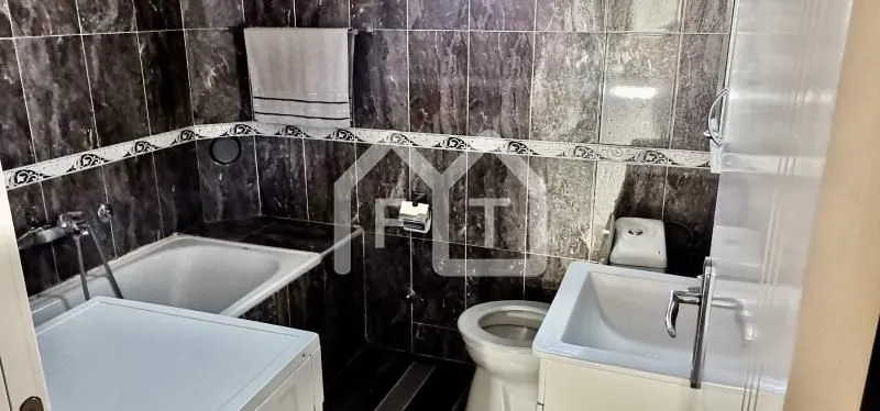 Izdavanje, stan, 120m², Zemun Sve Podlokacije, Beograd