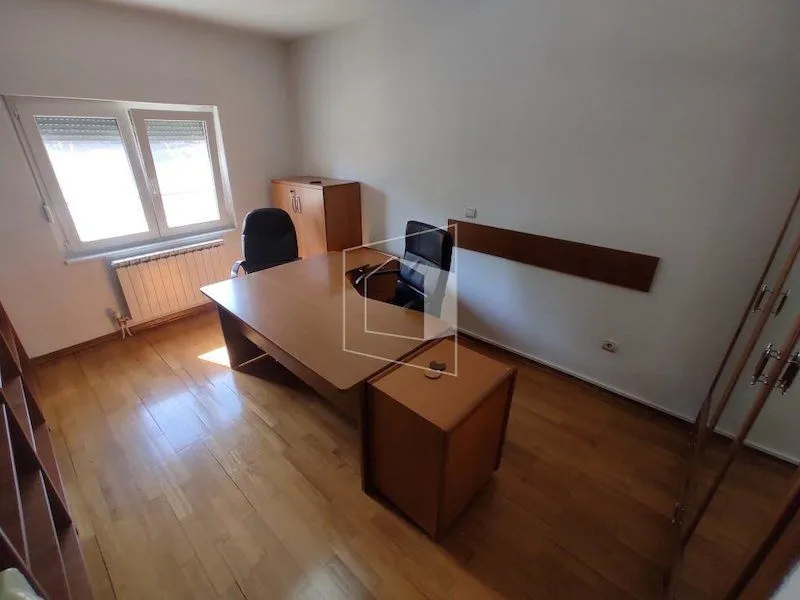 Rent, office space, 150m², Stara Varoš, Podgorica
