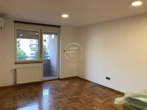 Rent, office space, 44m², Socijalno, Novi Sad Sve Podlokacije