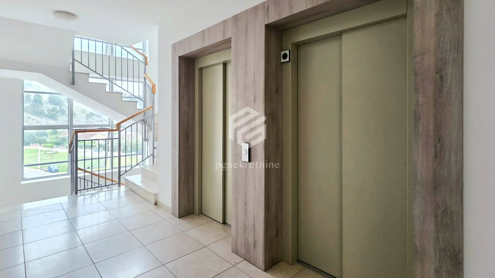 Rent, one bedroom apartment, 47m², City Kej, Podgorica