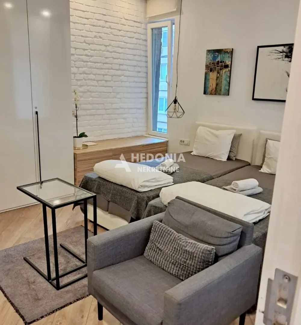 Sale, three bedroom apartment, 73m², Stari Grad, Beograd