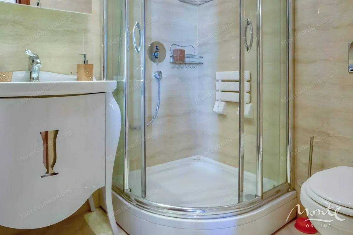 Sale, one bedroom apartment, 65m², Petrovac, Budva