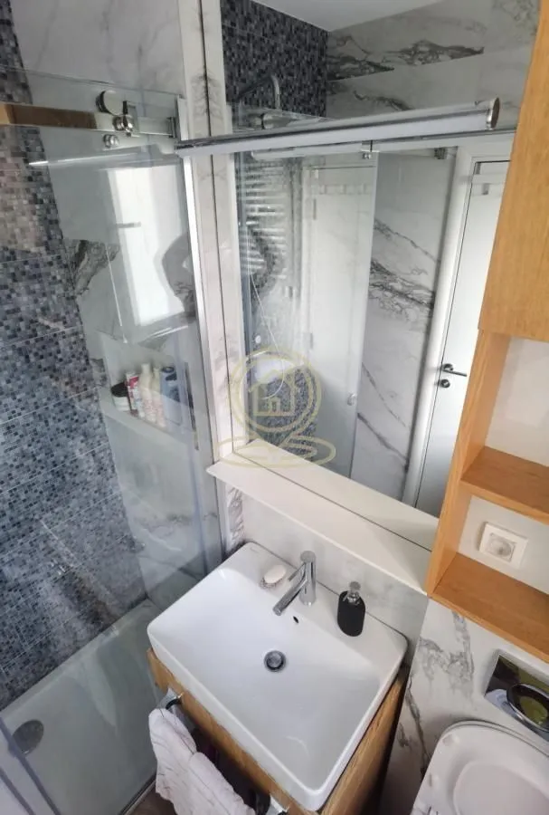 Izdavanje, trosoban stan, 60m², Skadarlija, Beograd