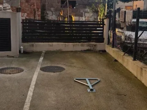 Rent, one bedroom apartment, 50m², Donja Lastva, Tivat - image 14