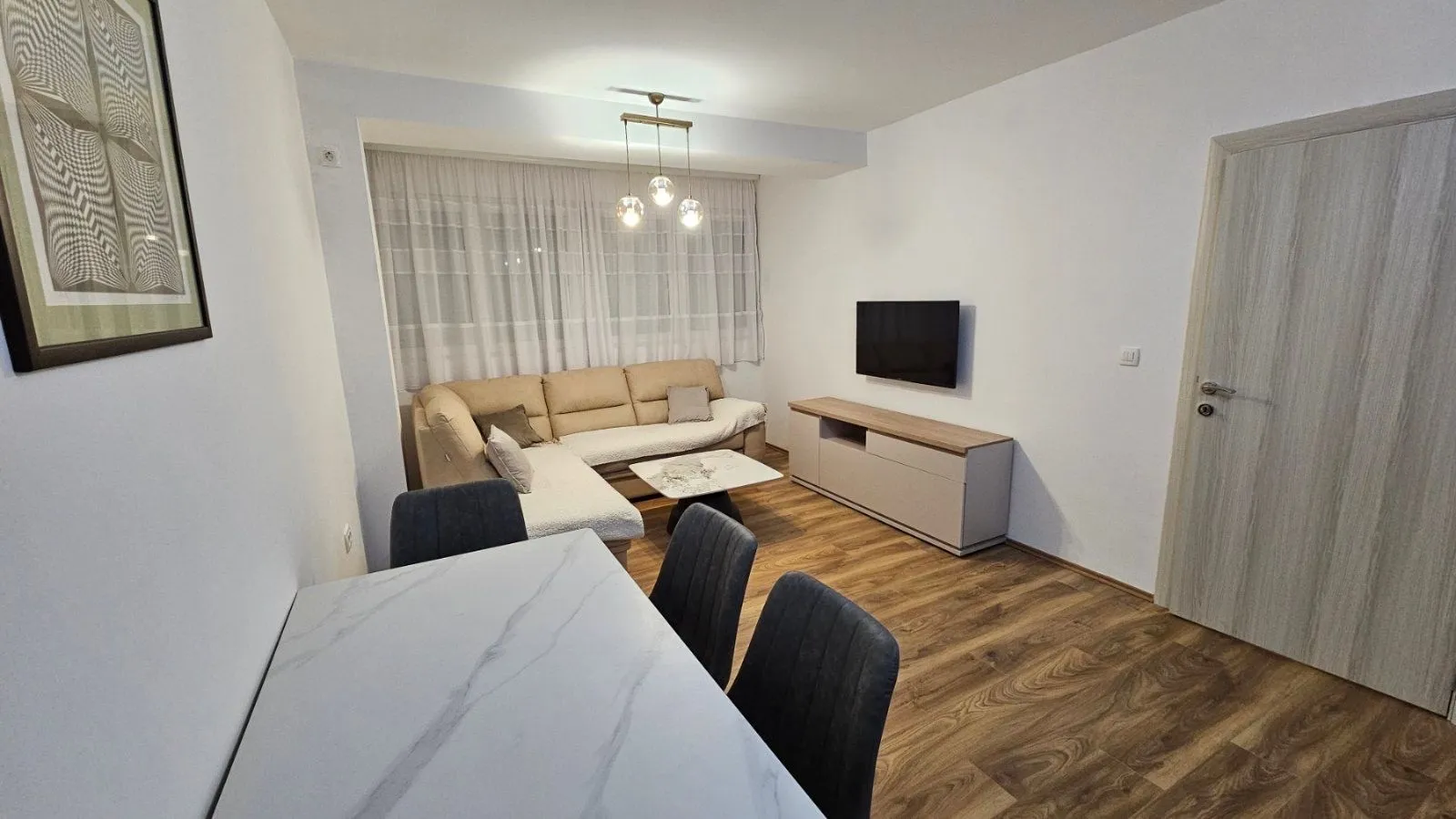 Izdavanje, jednosoban stan, 40m², Pejton, Podgorica
