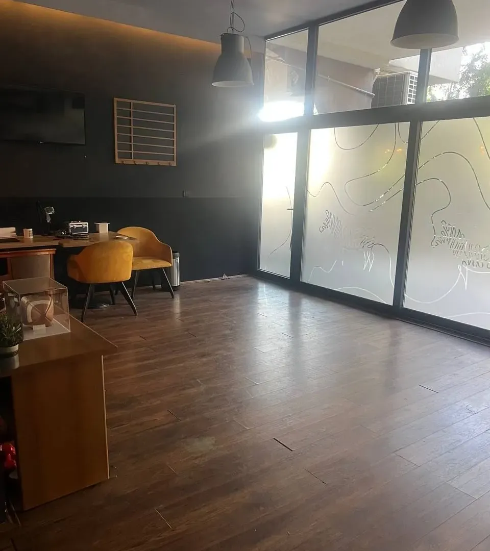 Izdavanje, poslovni prostor, 351m², Blok 5, Podgorica