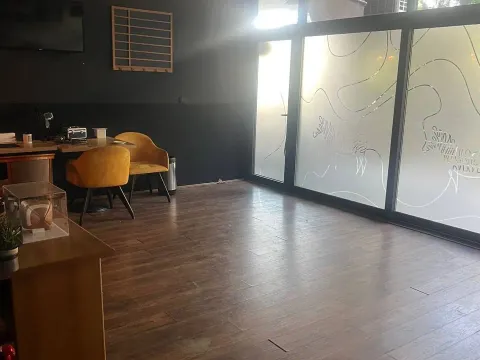 Izdavanje, poslovni prostor, 351m², Blok 5, Podgorica - image 9
