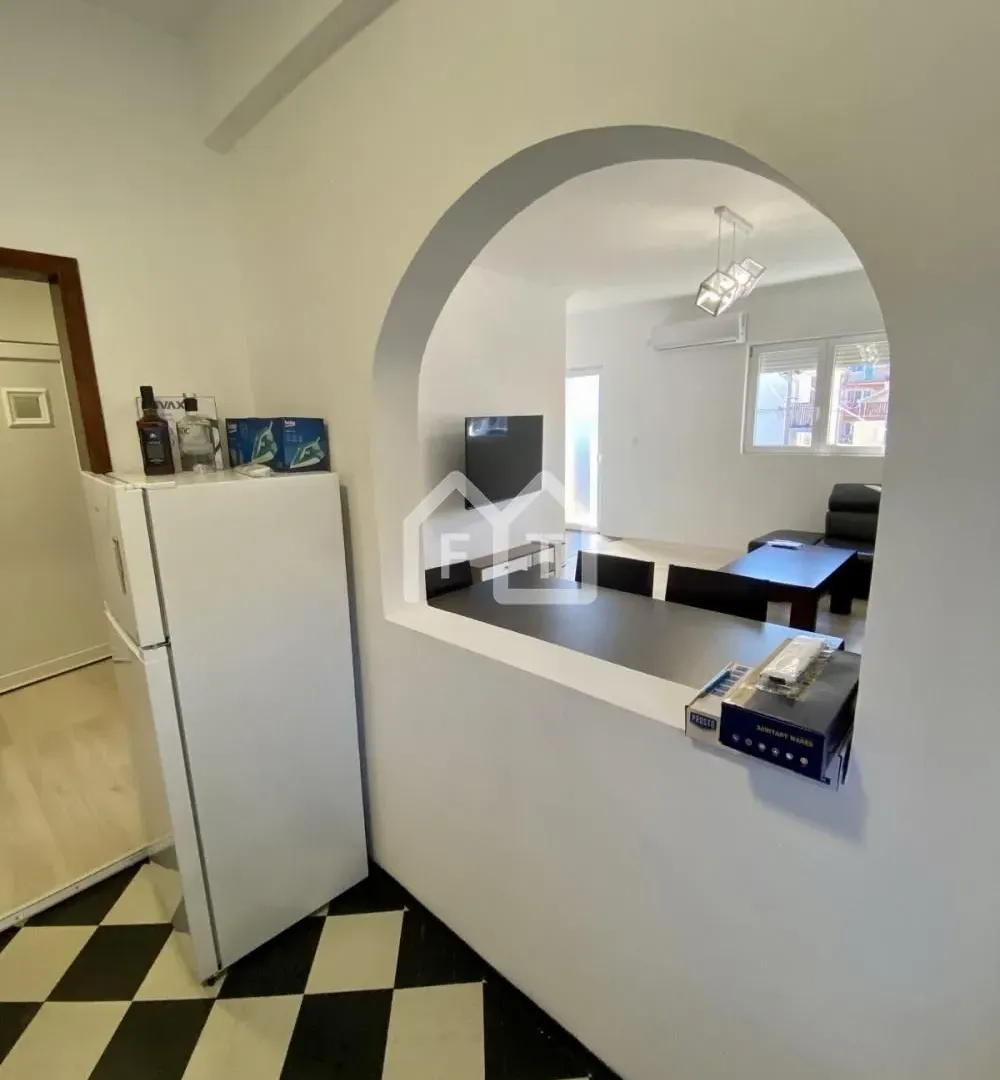 Izdavanje, trosoban stan, 76m², Bežanija, Beograd